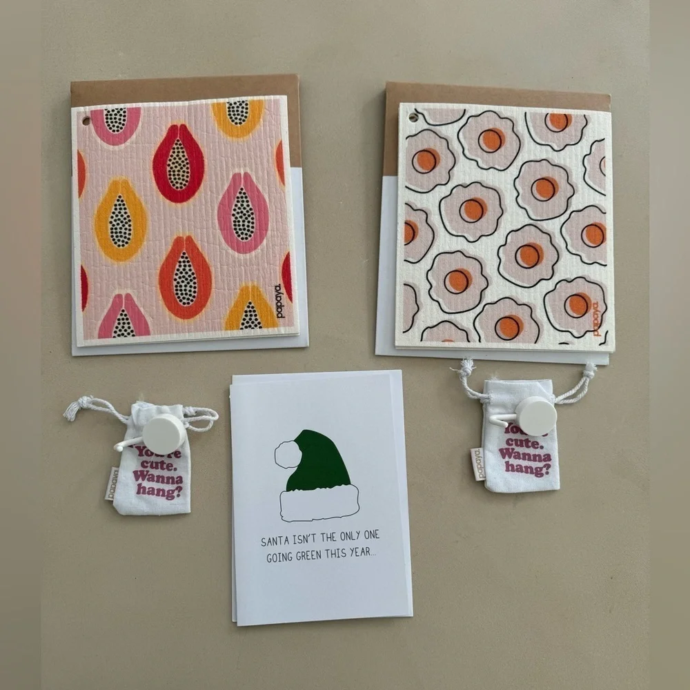 Papaya NWT reusable dish clothes/paper towels 4 sheets , 2 hooks, I Xmas card